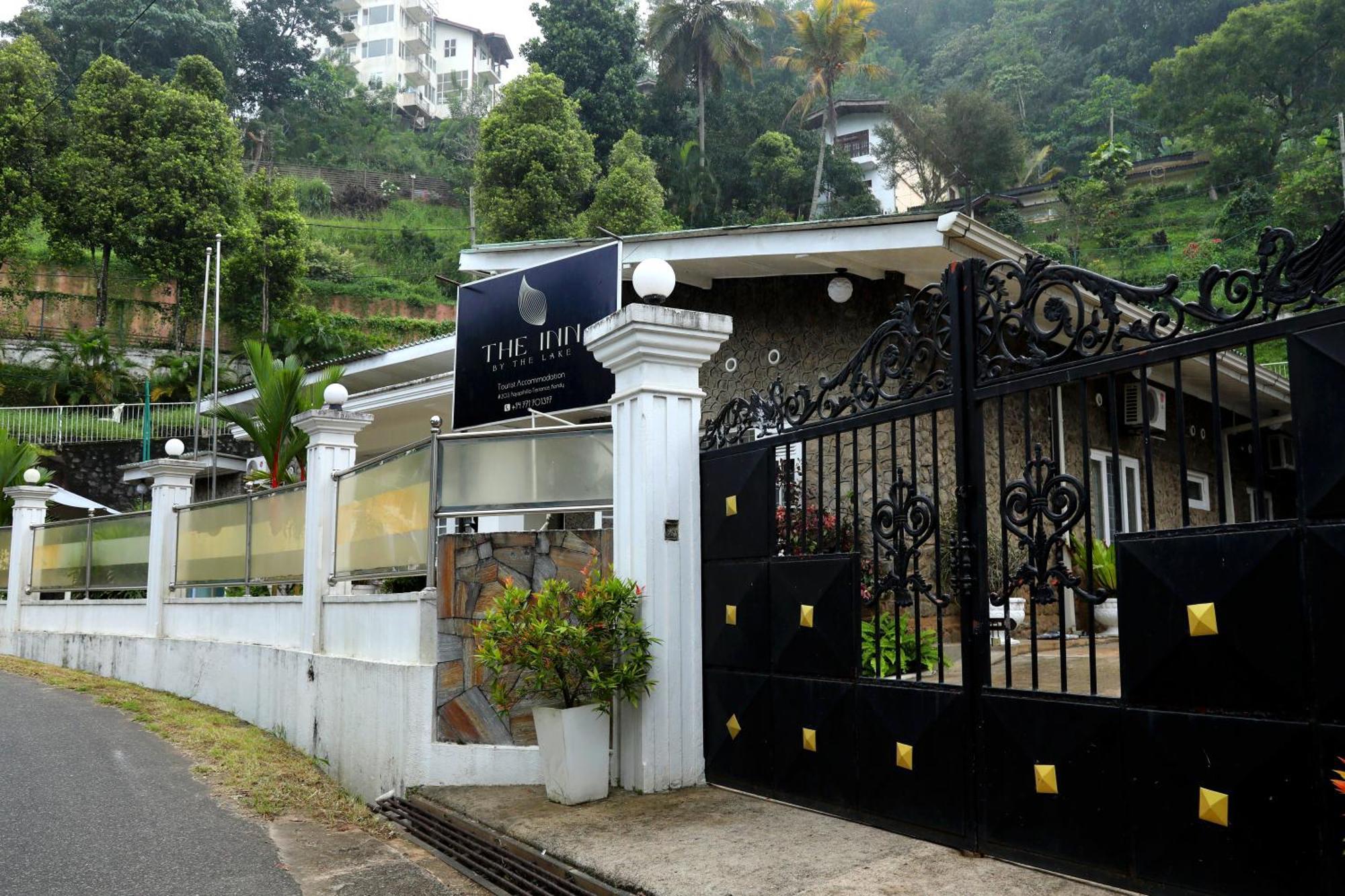 Funk Bunks - By The Lake Kandy Eksteriør bilde